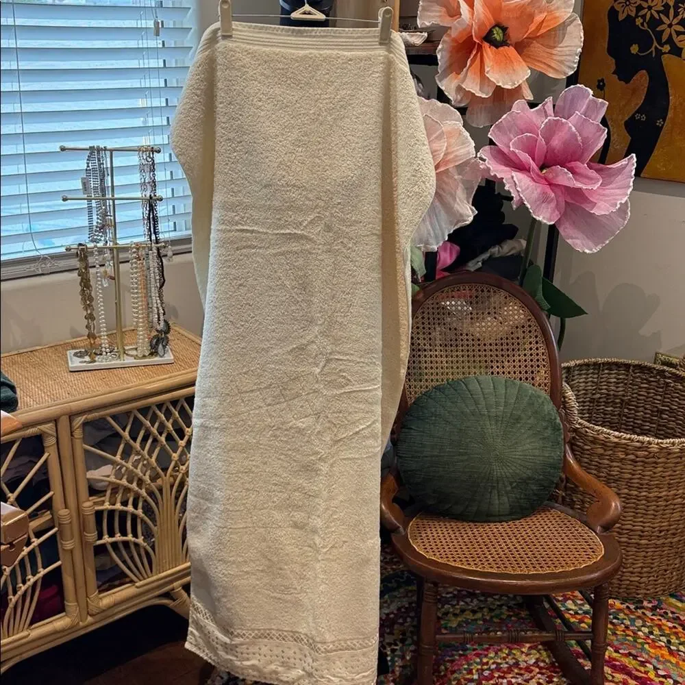 Fieldcrest cream satin
